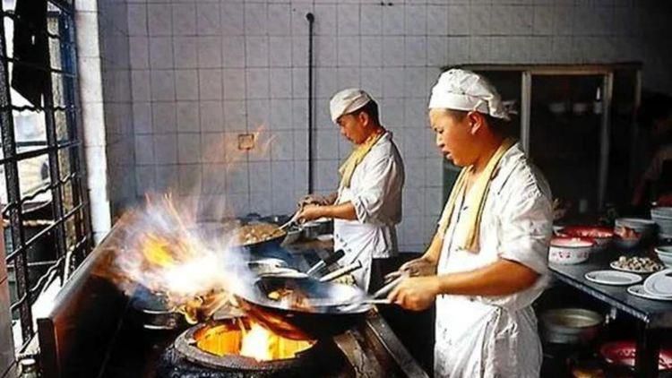 淫乱妻子的内助